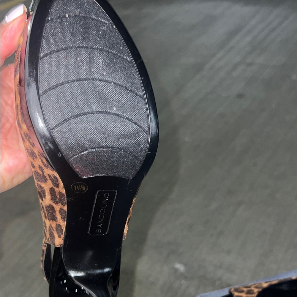 Bandolino Leopard Print Peep Toe Heels - Picture 5 of 6